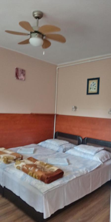 Liza Apartman Gyula Bagian luar foto