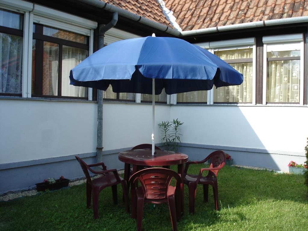 Liza Apartman Gyula Ruang foto